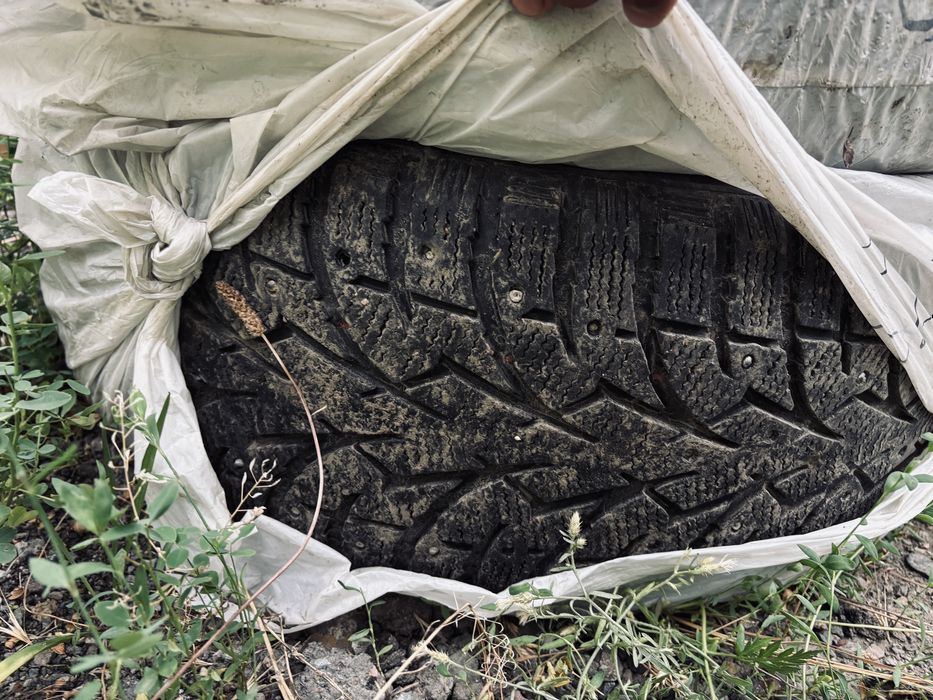 Зимние шины 235/55R20