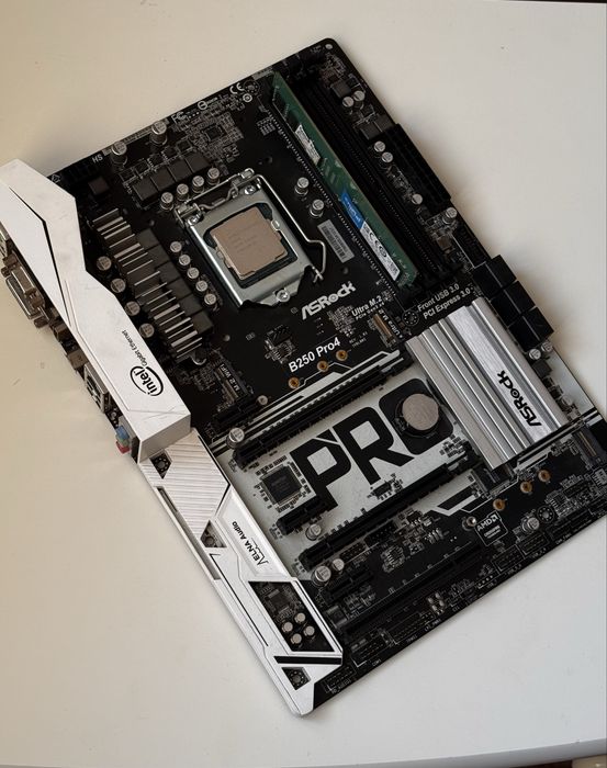 Материнская плата B250 Pro4
