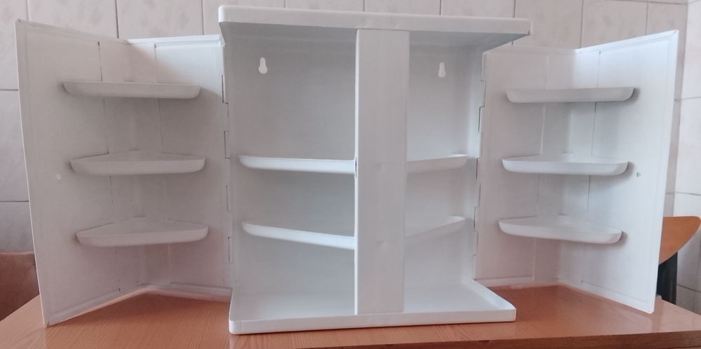 Продам аптечку для лекарств