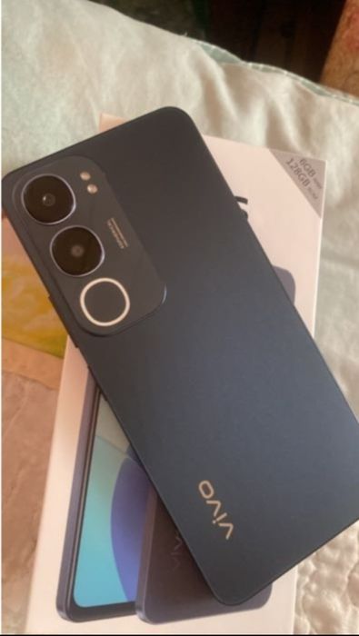 Продам срочно телефон