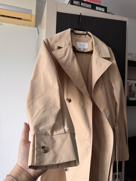 Trench-pardesiu de toamna