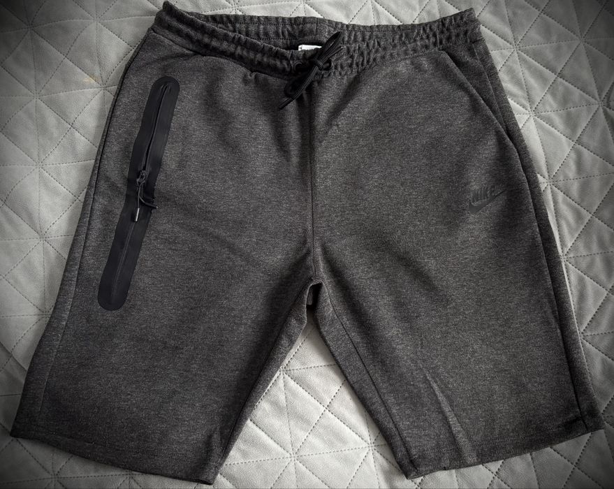 Pantaloni scurti Nike marimea L ca noi