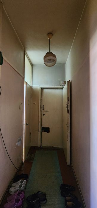 Продается Мирзо Улугбек район Кателний 2комнатная место отлично