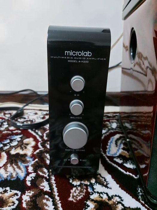 Продаю колонки Microlab h-200