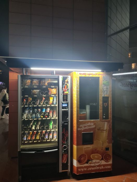 Покрив за вендинг машини