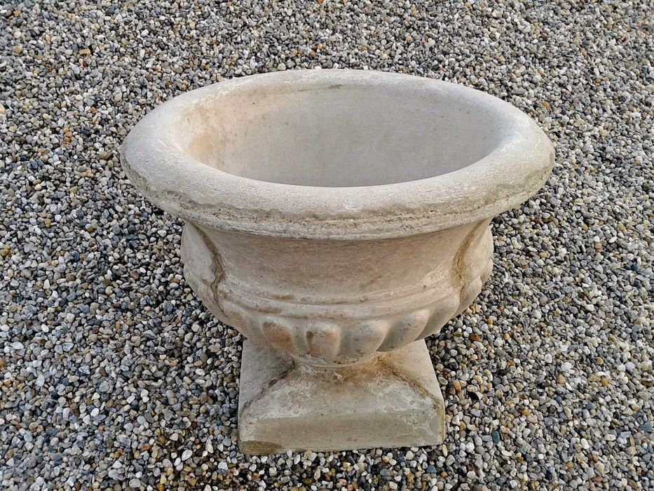 vaze de flor din beton