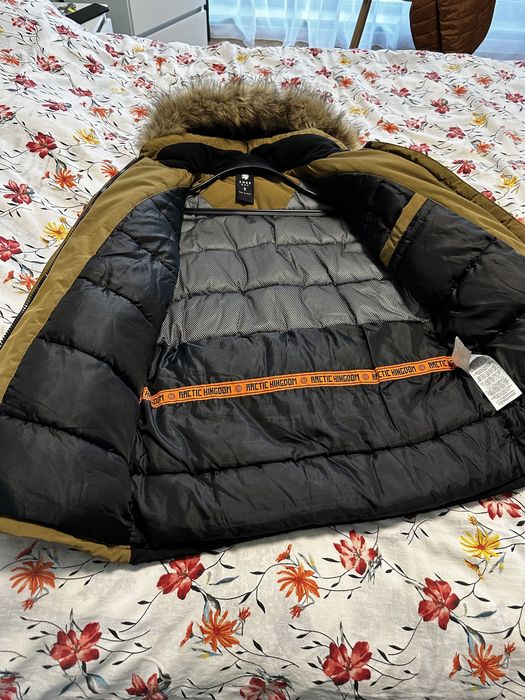 Мъжко зимно яке с качулка