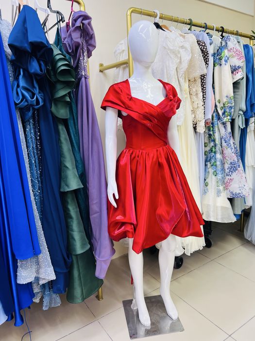 Продается манекен белый