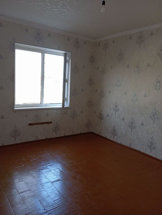 Qarshi markazida 64m/k, 2 xonali uy sotiladi.