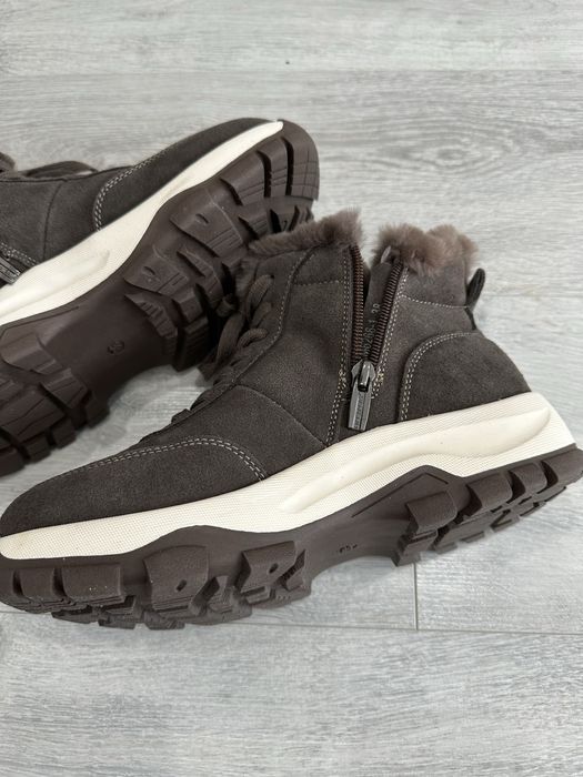 Жениские Кроссовки