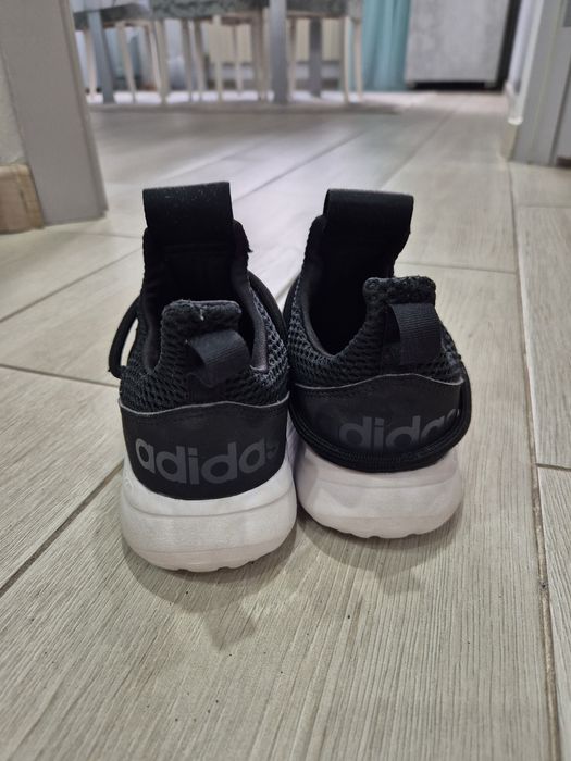 Адидас кросовки супер легкие и удобные