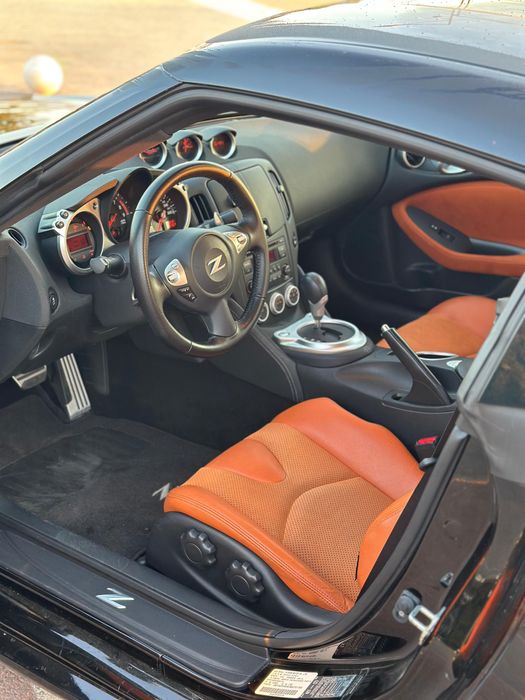 Se vinde Nissan 370Z .