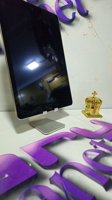 iPad Air 2 Cu Sim 64GB Preṭ fix Impecabilă.