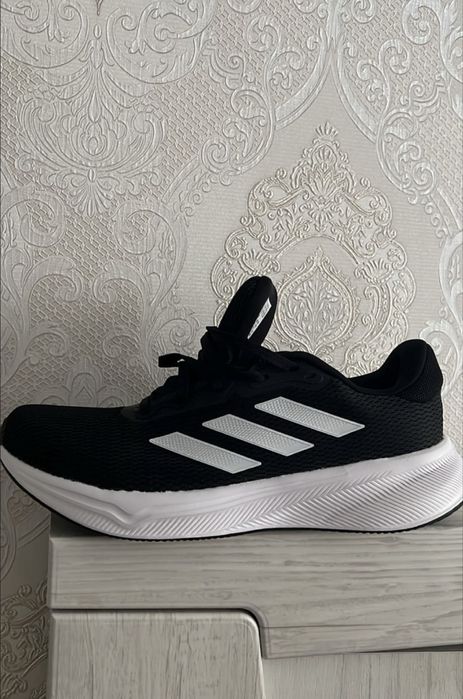 Кроссовки адидас оригинал новые