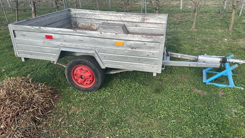 Vând tractor pentru granitarit