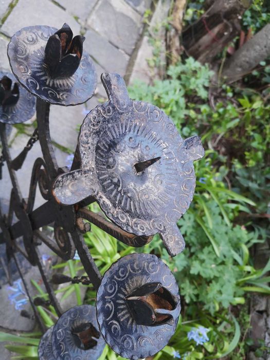 Стар свещник от ковано желязо, ръчна изработка