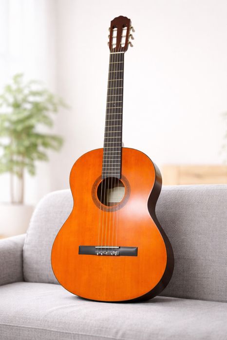 Продаётся классическая гитара Yamaha C40