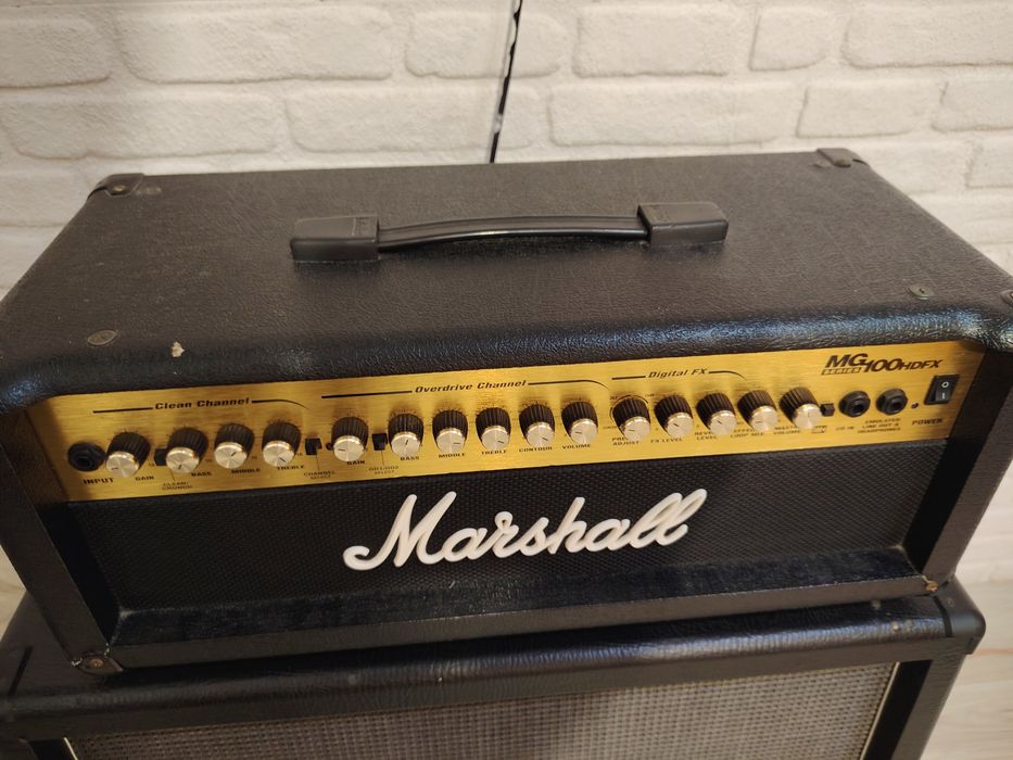 Vând amplificator Marshall  chitara electrica