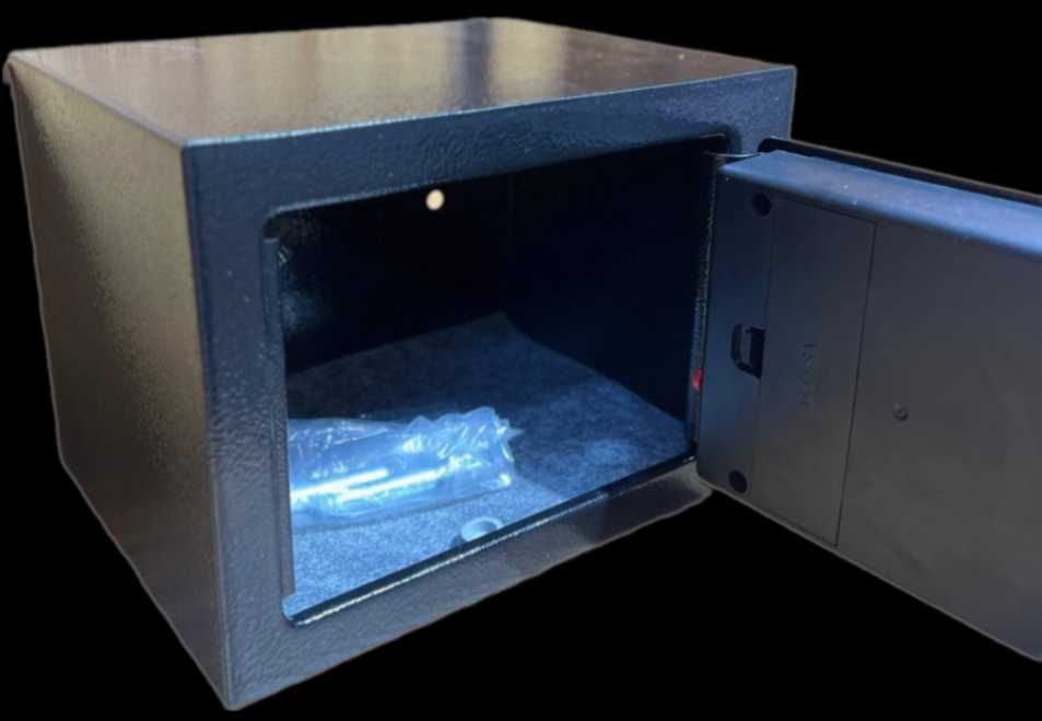 Сейф Металический Комбинированный на Коде и в Ключах