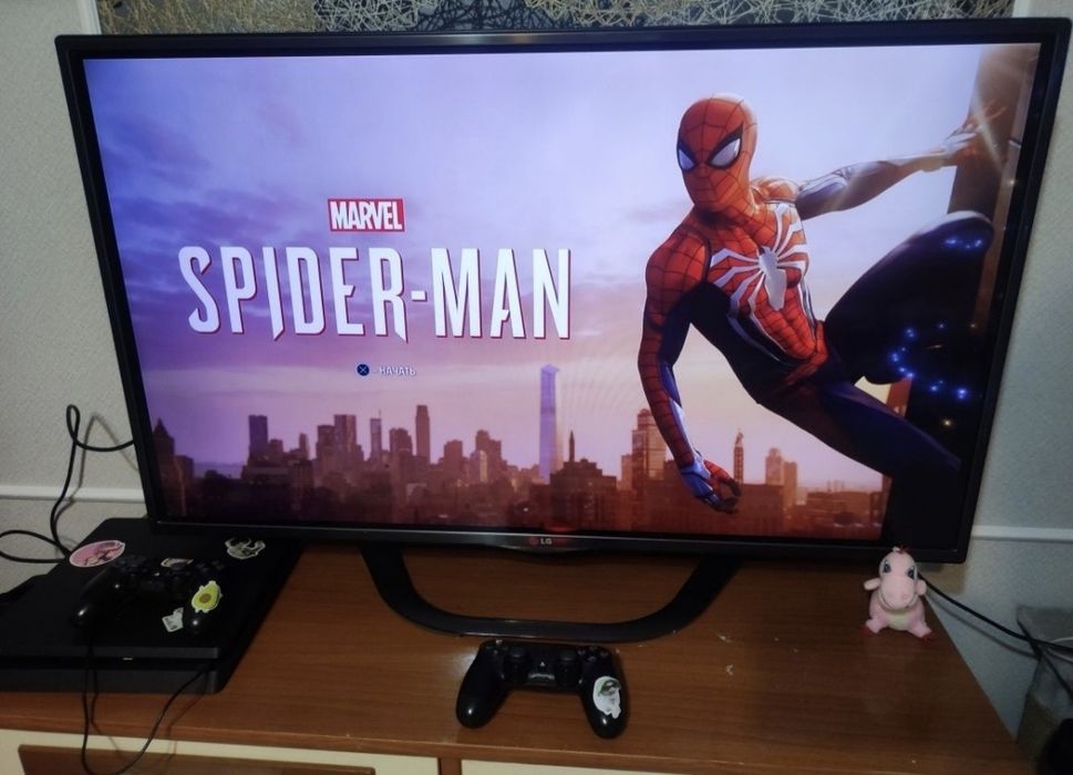 продам SonyPS4 FAT 1TB 6игры+2геймпада