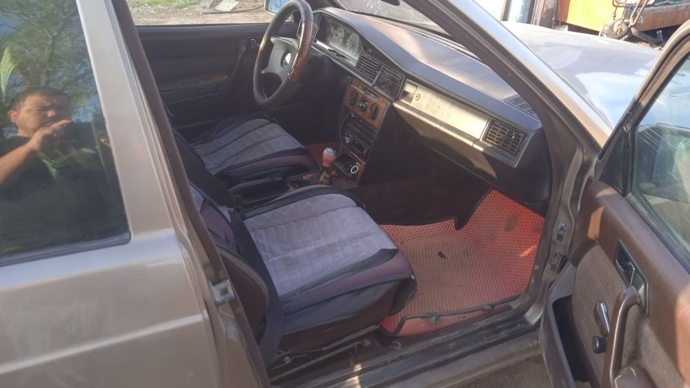 Продам Мерседес 190