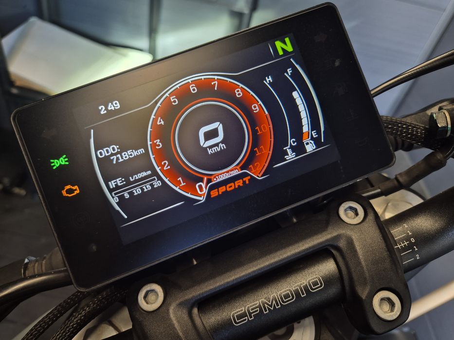 CF Moto 300nk 2023