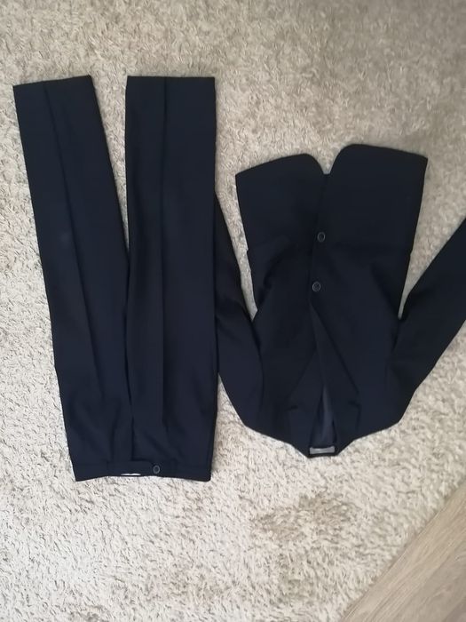 продам детскую школьную форму