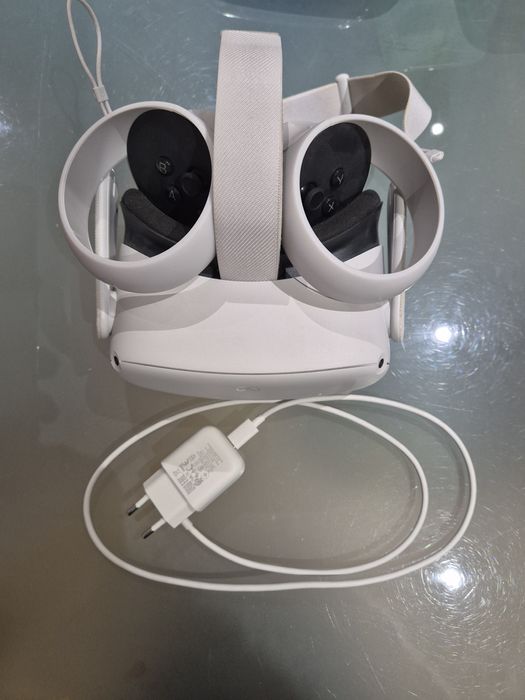 META VR очила . Очила за виртуална реалност