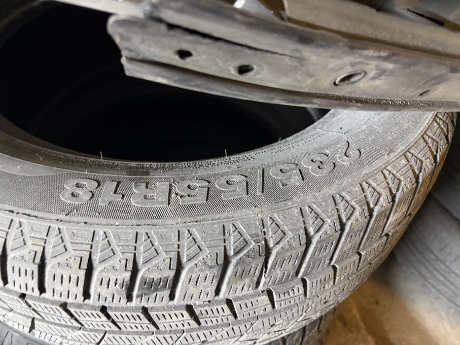 Продам комплект 235/55/18 зима