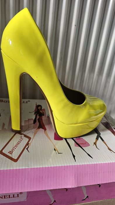 Pantofi superbi*