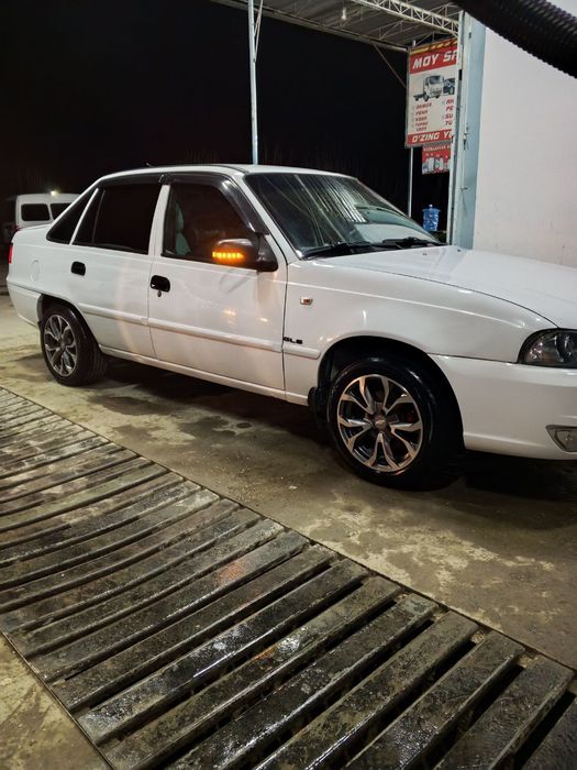 Nexia 2 . 1.6 срочна сотилади