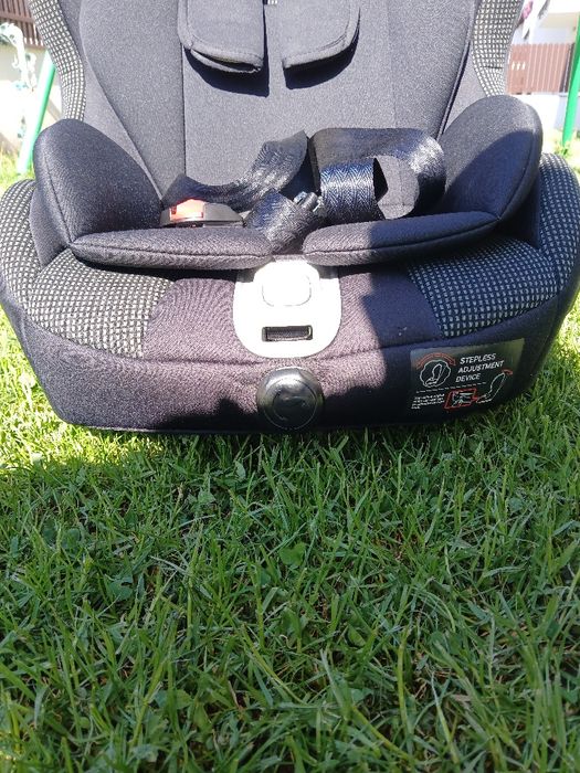 Scaun auto copii cu sistem isofix