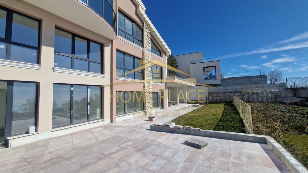 Продава се Къща в Варна, м-т Акчелар - 430 кв.м за 890 €/кв.м - Снимка #1