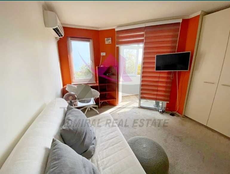 Дава се под наем Едностаен апартамент в Варна, Бриз - 37 кв.м за 300 € - Снимка #2