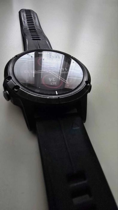 Продавам часовник Garmin Fenix 5 plus Sapphire