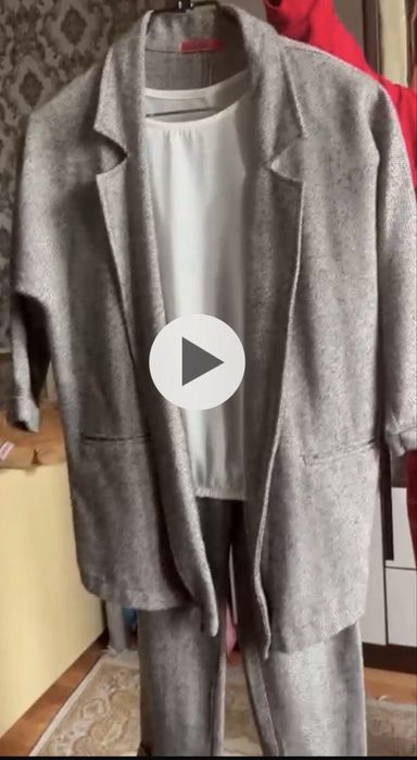 Модный костюм В отличном состоянии!!!