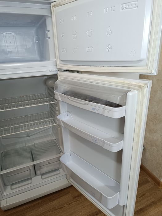 Indesit  холодильник