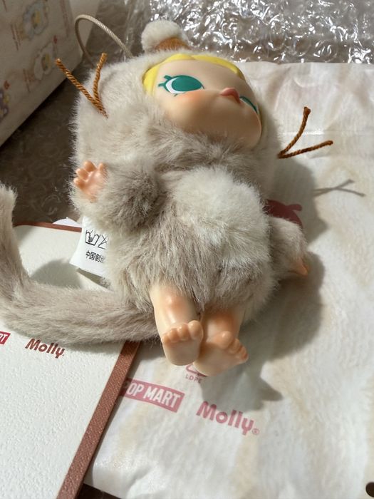 Оригинал POP MART Baby Molly и Cry Baby Crying anagin