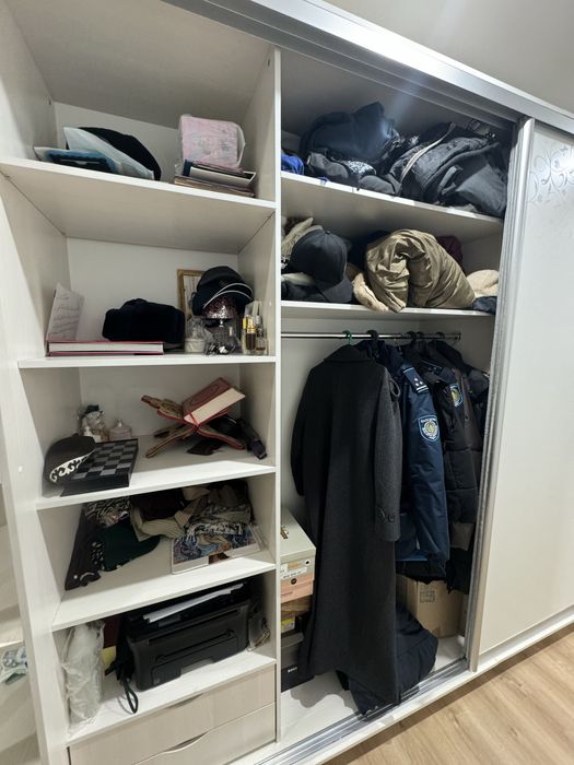 Продается шкаф-купе для прихожей