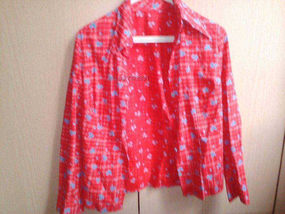 продавам елегантни дамски блузи всяка по 3 лв.