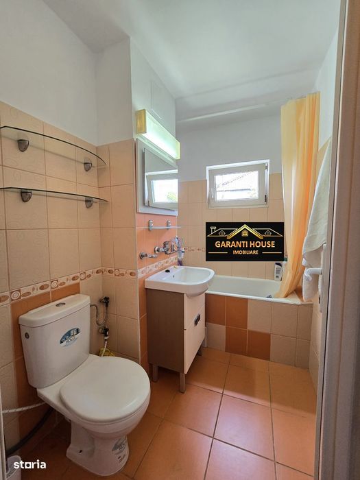 Victoriei, apartament cu 3 camere, decomandat, 325€/Luna
