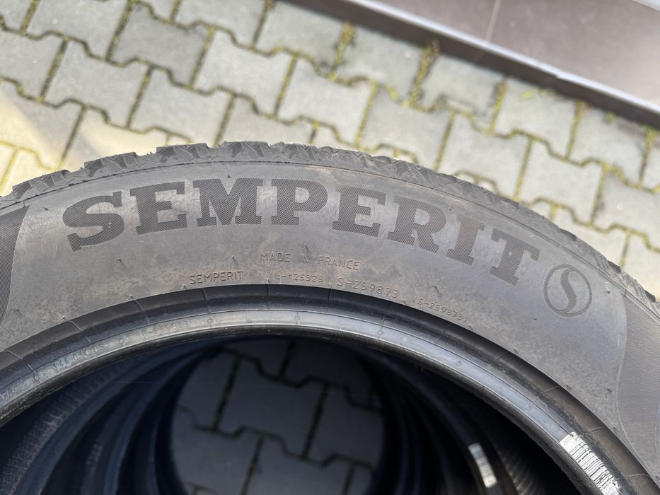 4 бр Зимни гуми Semperit 215/55/17 DOT4324