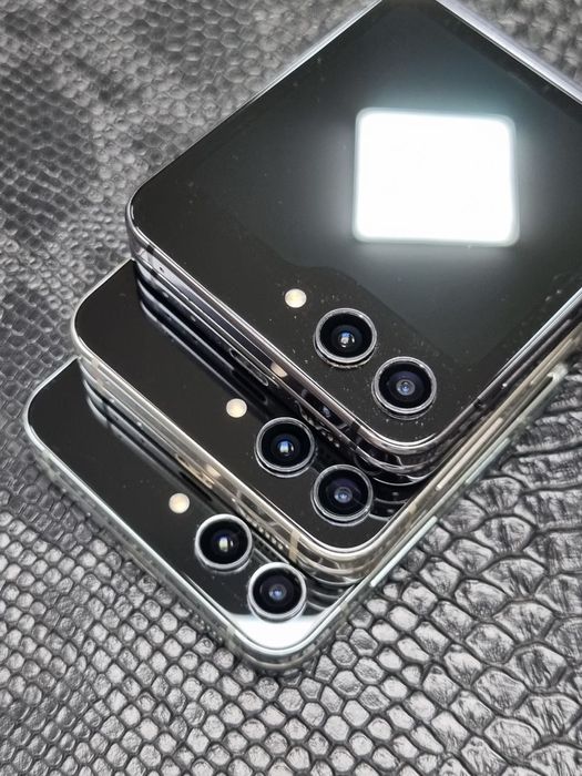 Samsung galaxy z flip 5 5G 8/256gb holati xarxil