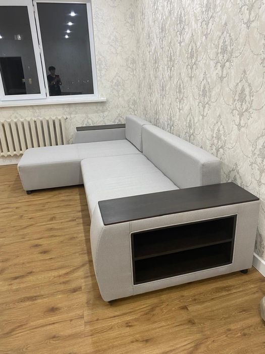 Диван в хорошем состояни.