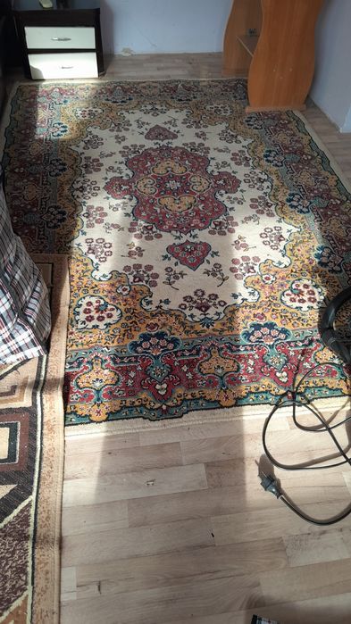 Продам ковры 2/3 и 2/2