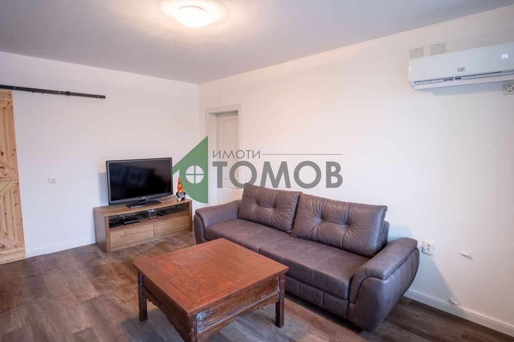 Напълно обзаведен двустаен апартамент в района на Алеи Възраждане