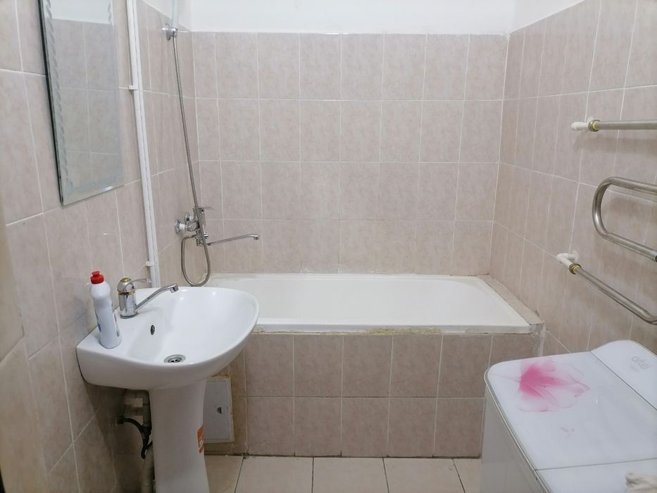 4 mikrarayondan oylaga ijaraga beriladi 3 xonali 11  maktab oldida