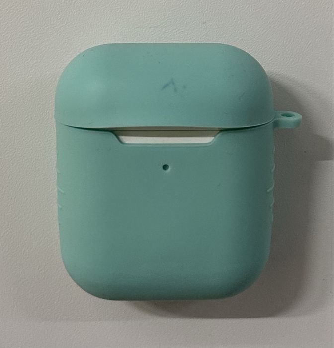 Продам чехлы для AirPods, недорого, набор!
