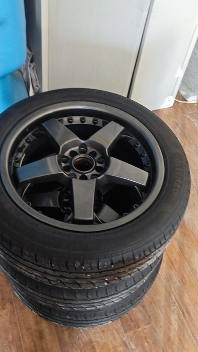 Диски с шинами  в отличном состоянии