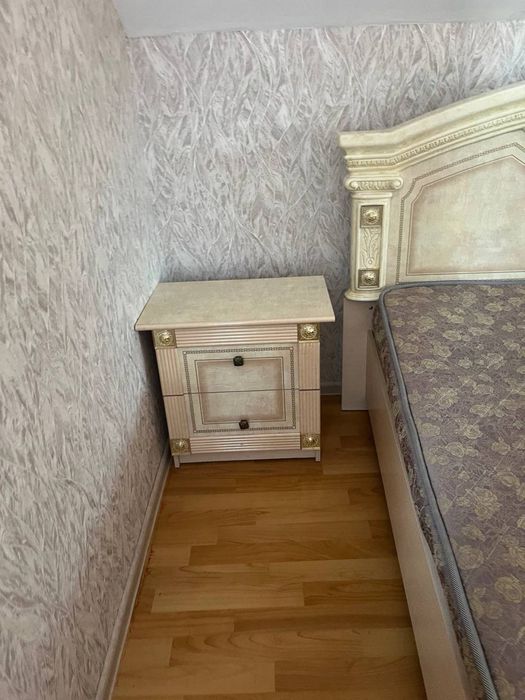 Спальный гарнитур хороший